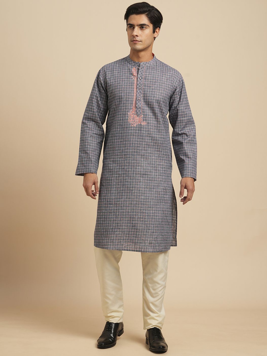 

ARCHATTIRE Men Thread Work Kurta, Grey