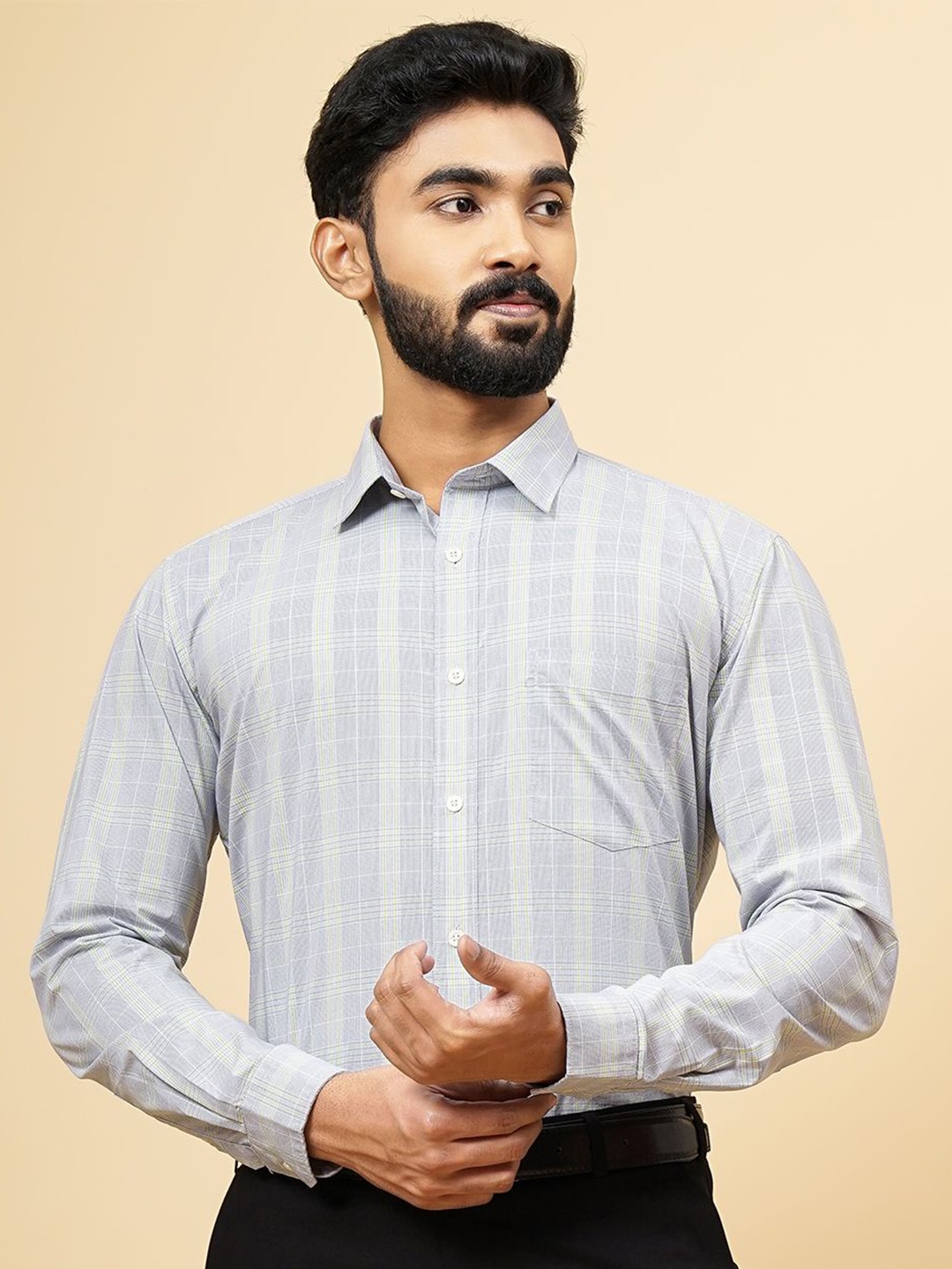 

Greenfibre Men Spread Collar Checked Cotton Casual Shirt, Grey