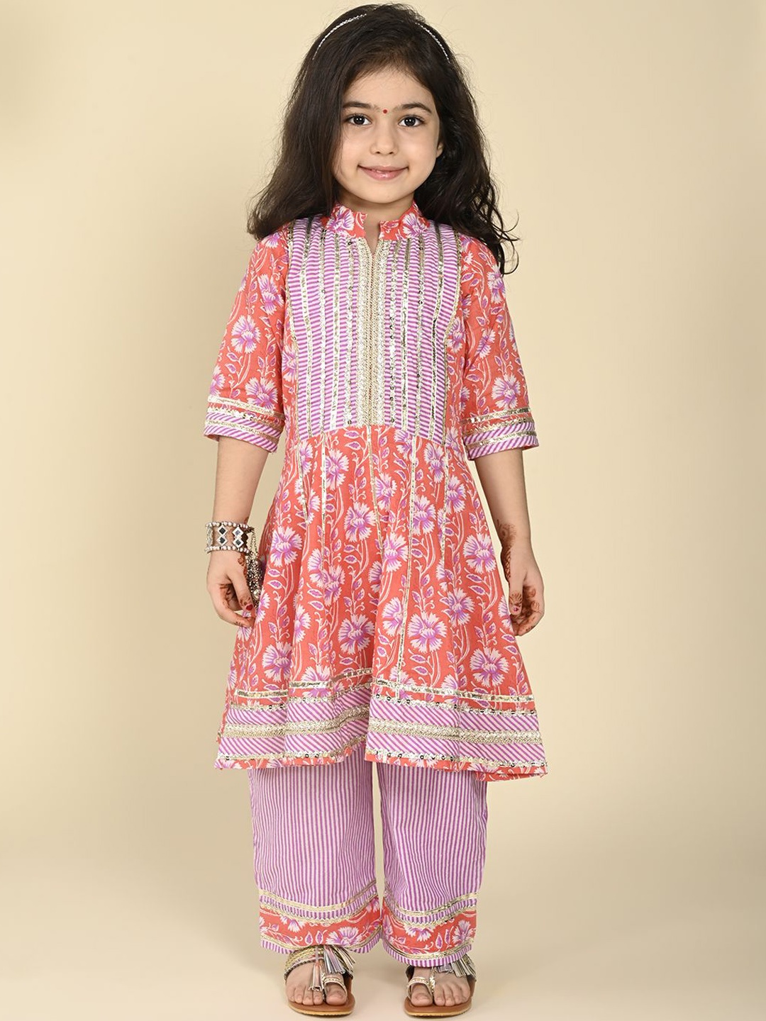 

LIL PITAARA Girls Floral Printed Mandarin Collar Pure Cotton Anarkali Kurta with Trousers, Orange