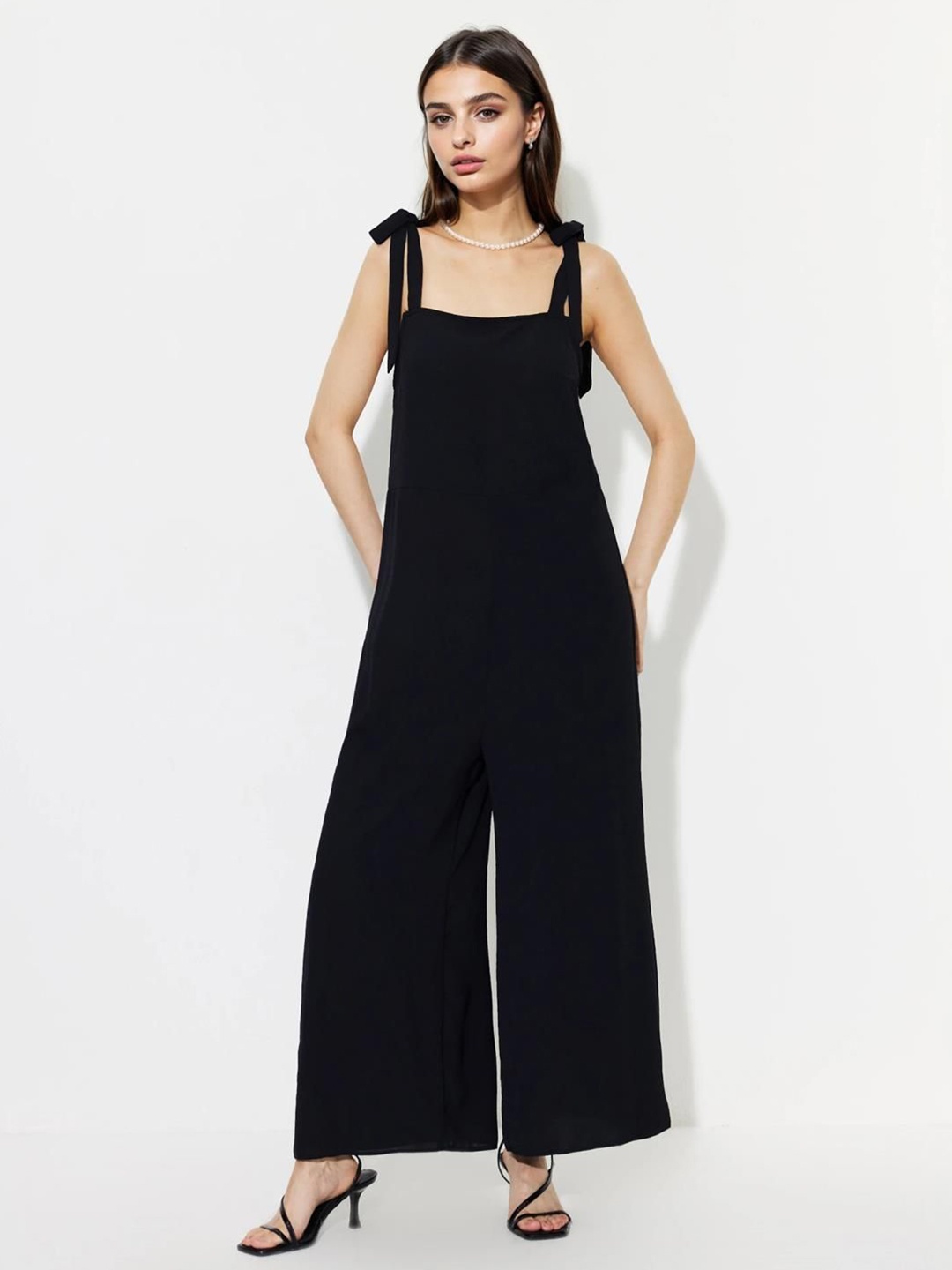 

Kotty Women Square Neck Basic Jumpsuit, Black