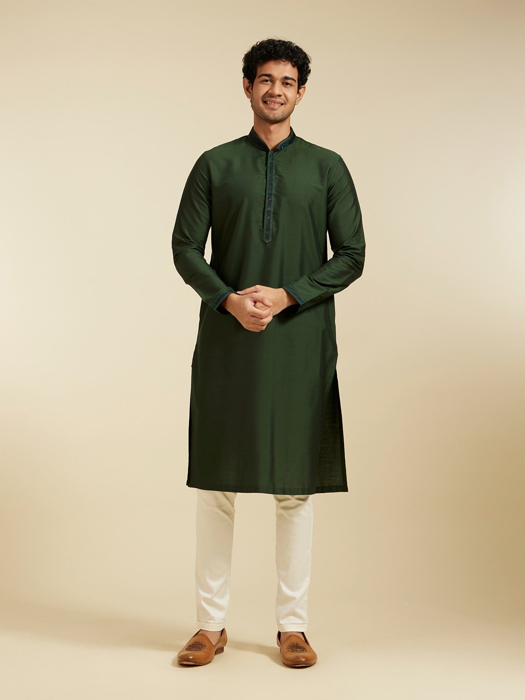 

Diwas by Manyavar Men Mandarin Collar Straight Kurta, Green