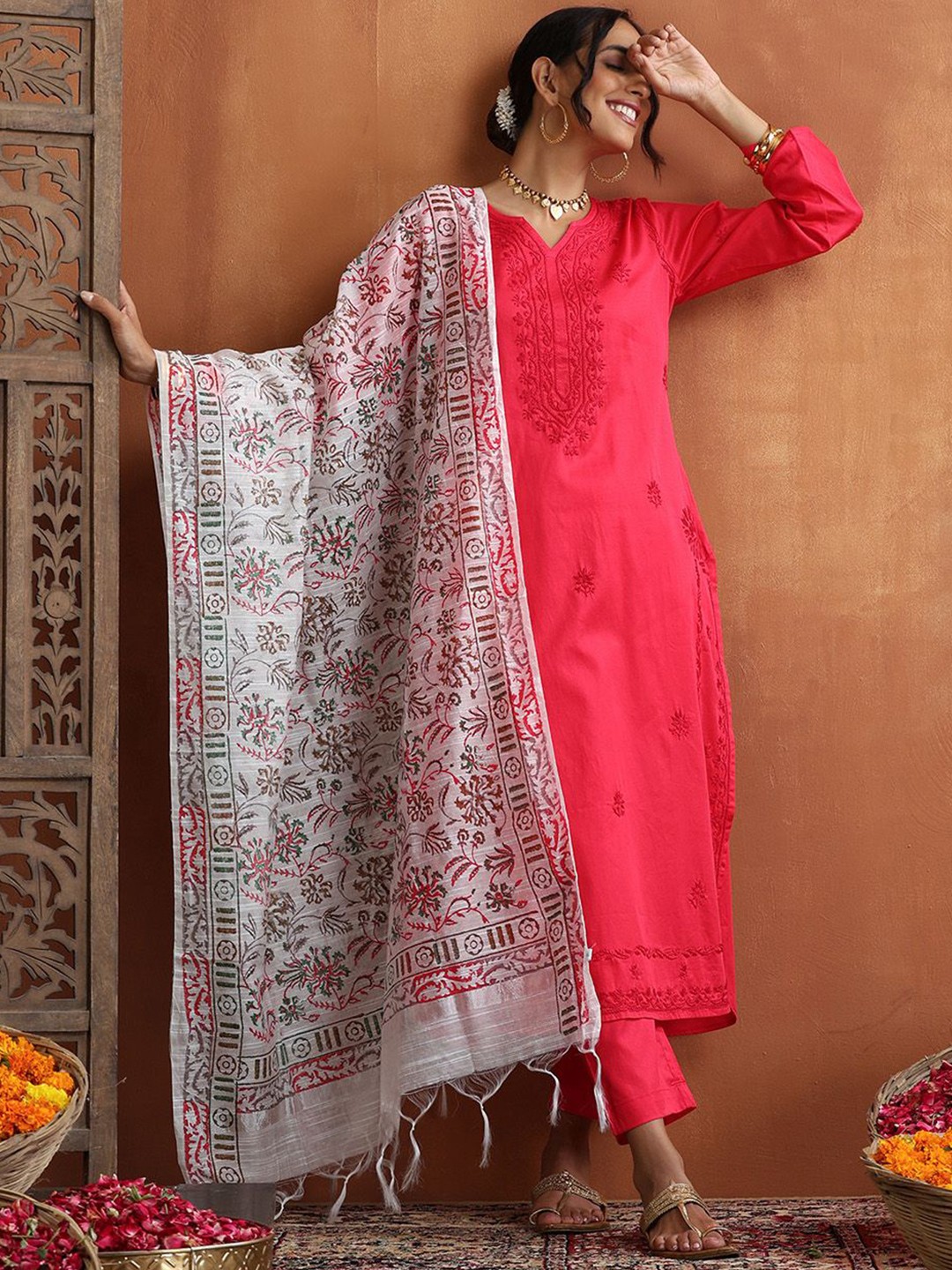 

House of Chikankari Chikankari Woven Kurta Set, Pink