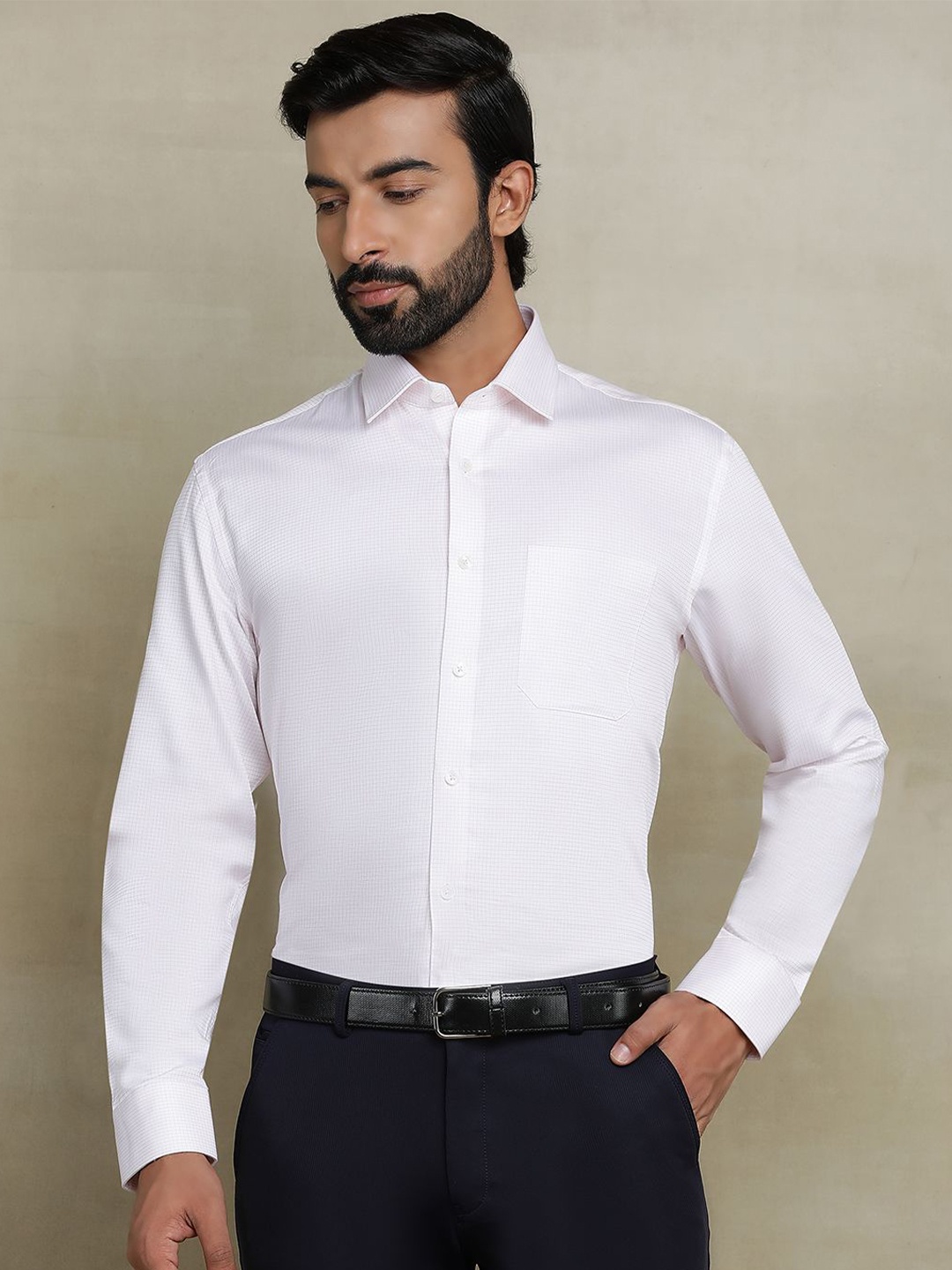 

JADE BLUE Men Cutaway Collar Micro Checked Cotton Casual Shirt, White