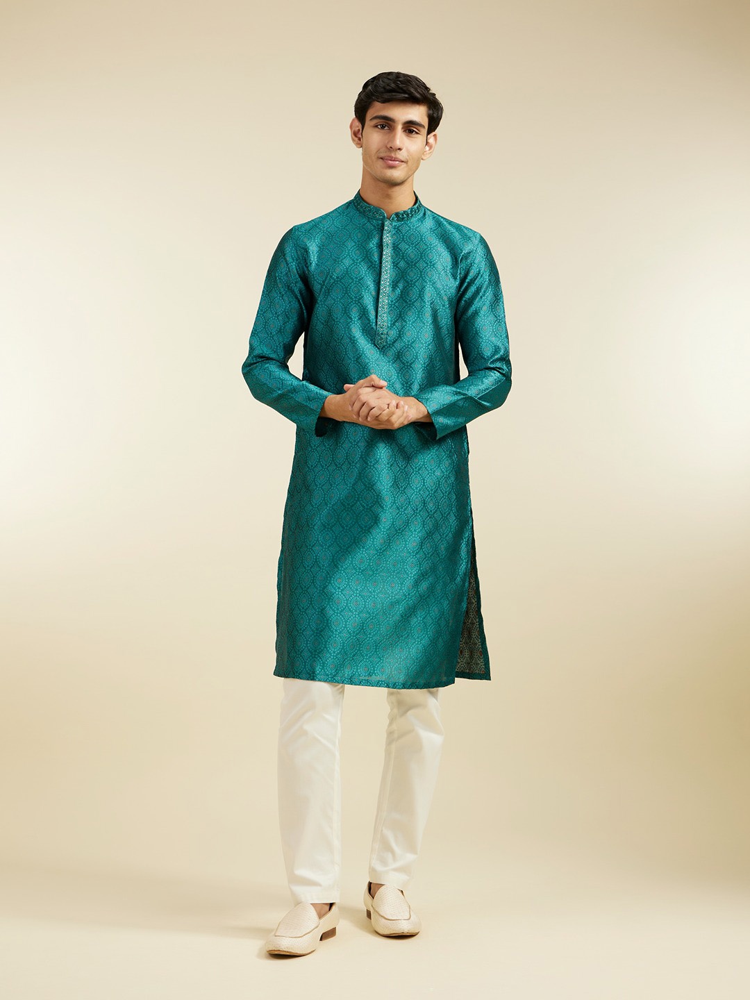 

Diwas by Manyavar Ethnic Motifs Woven Design Thread Work Mandarin Collar Straight Kurta, Green