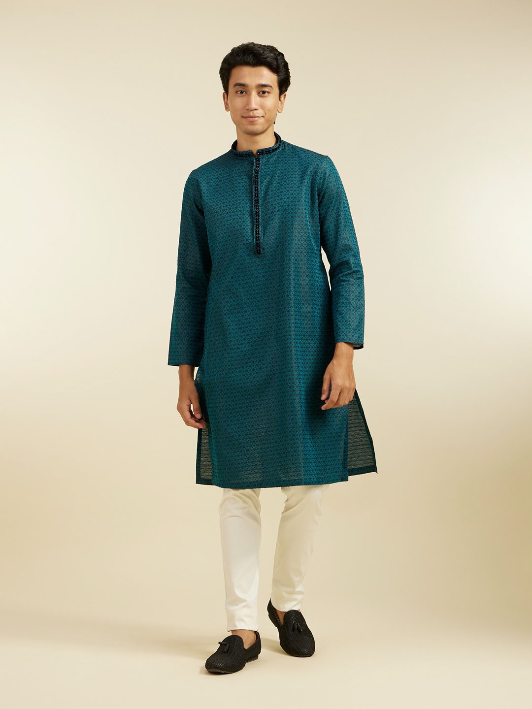 

Diwas by Manyavar Men Art Silk Self Design Kurta, Green