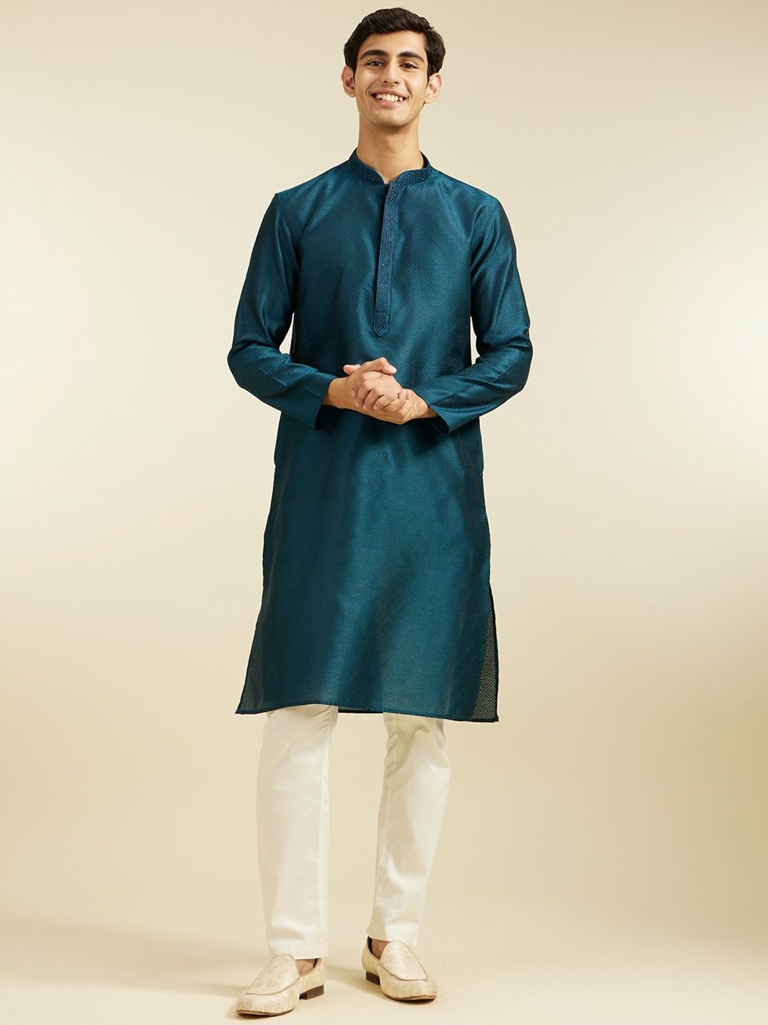 

Diwas by Manyavar Men Ethnic Motifs Woven Design Mandarin Collar Straight Kurta, Teal