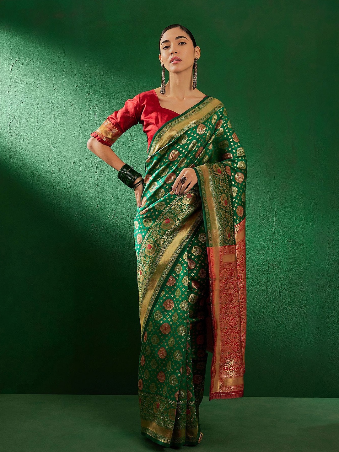 

Maroosh Ethnic Motifs Woven Design Zari Banarasi Saree, Green