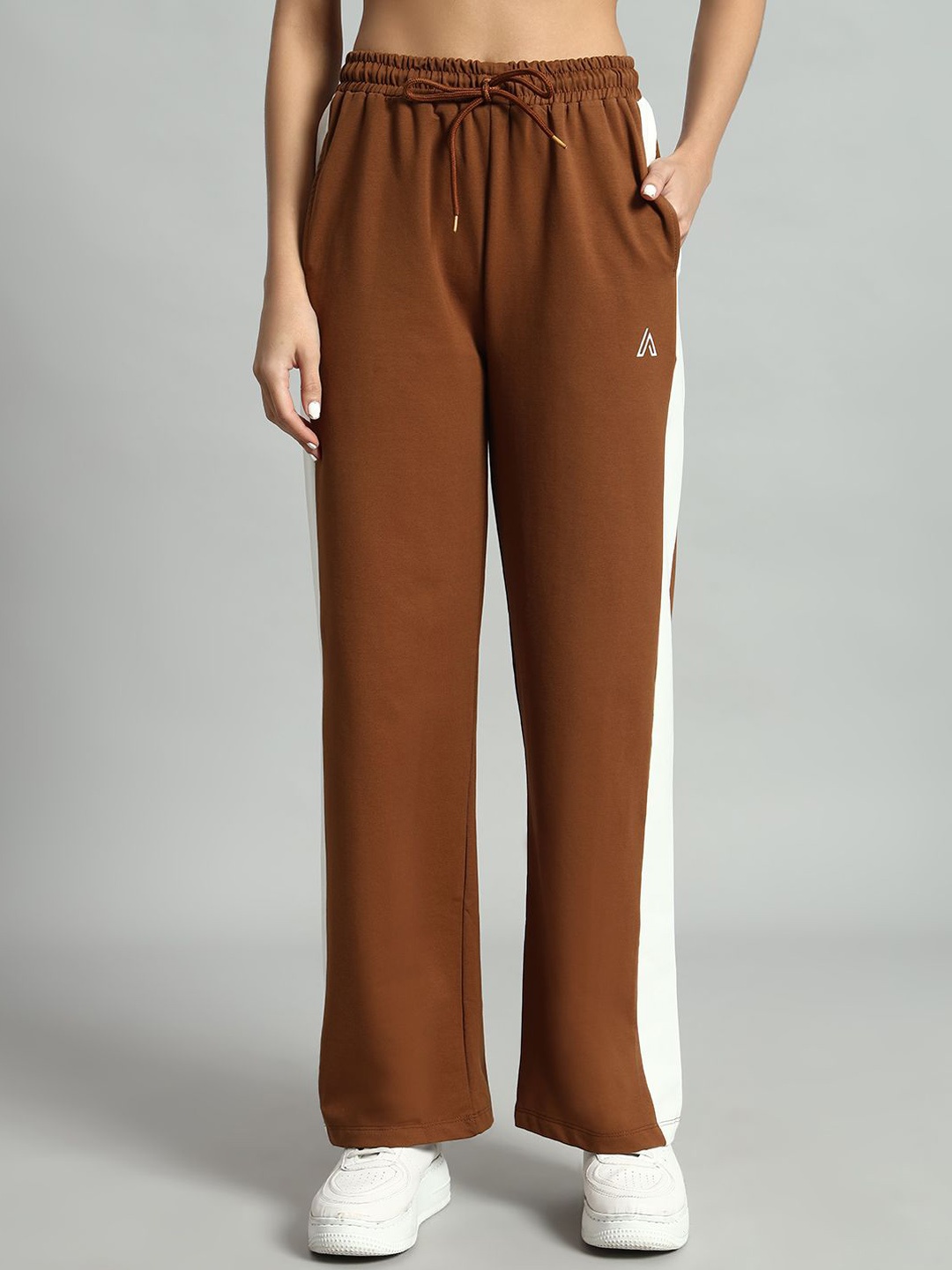 

AECK Women Side Panel Detail Track Pants, Brown