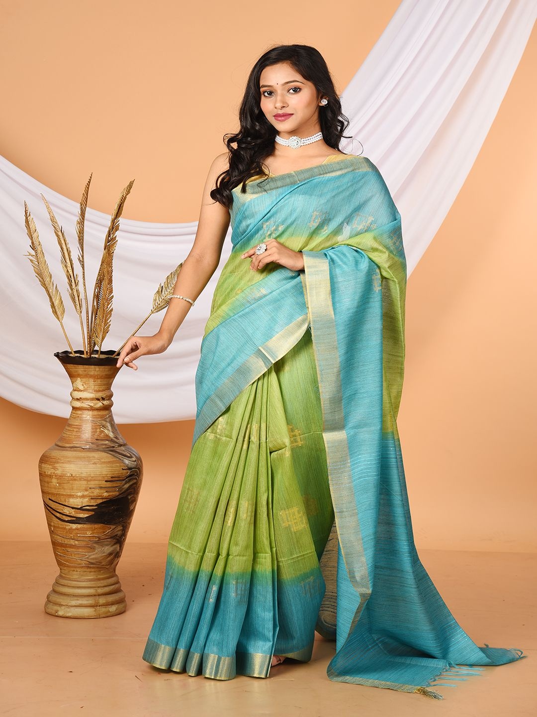 

Laa Calcutta Woven Design Pure Silk Tussar Saree, Green