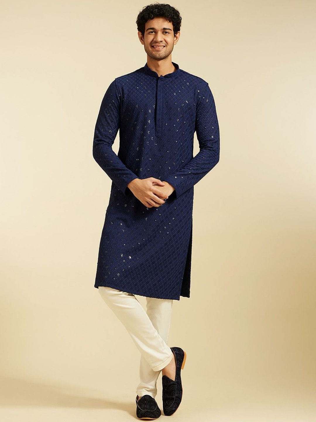 

Diwas by Manyavar Ethnic Motifs Embroidered Mandarin Collar Sequinned Straight Kurta, Blue