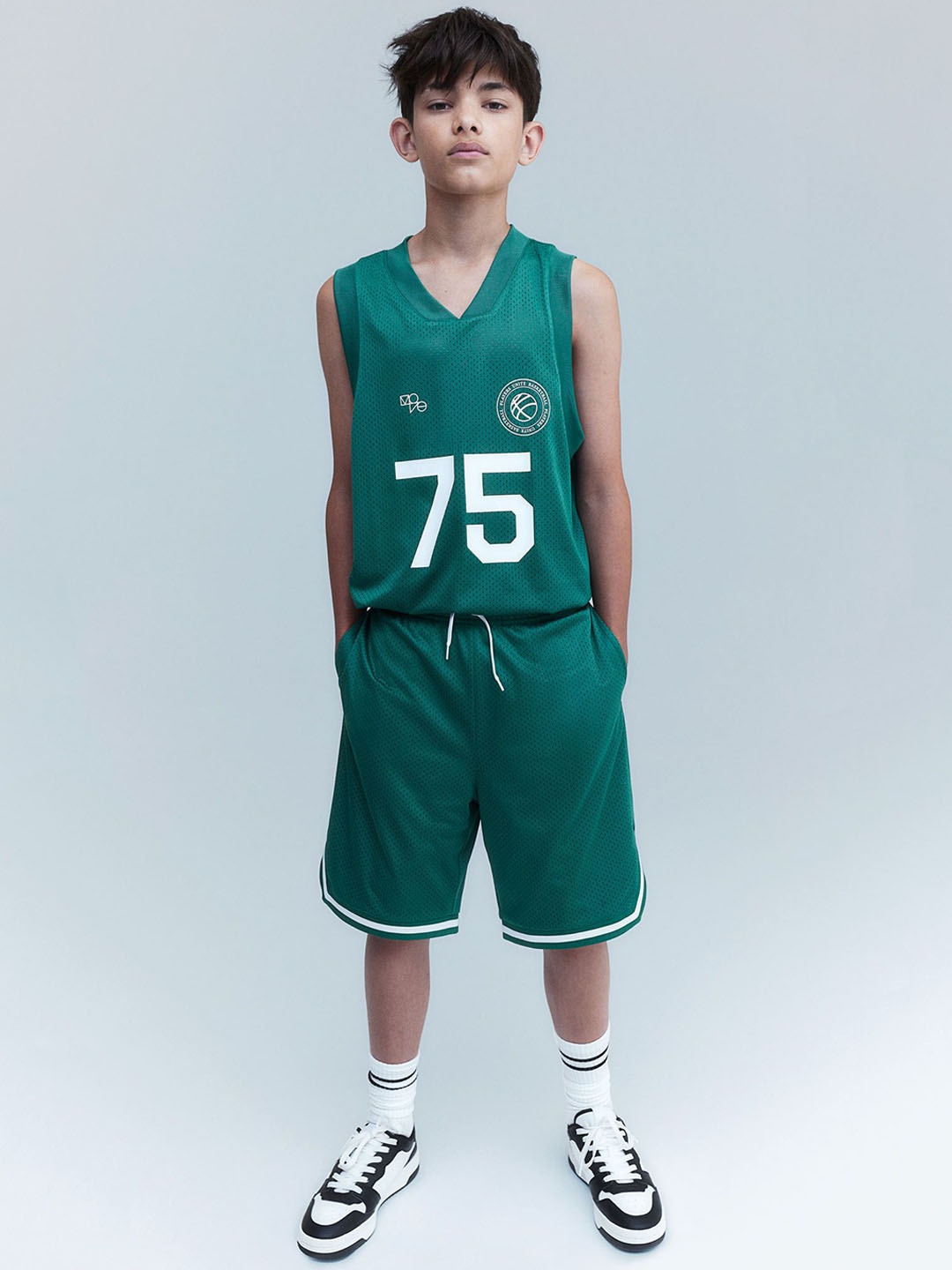 

H&M Boys Basketball Shorts In DryMove, Green