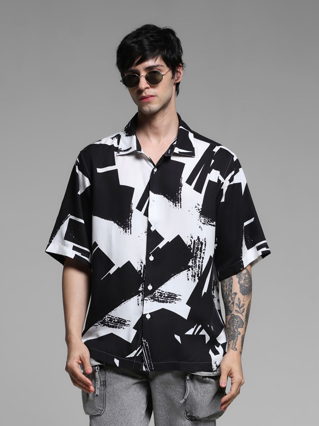 

Jack & Jones Men Spread Collar Abstract Printed Cotton Oversized Casual Shirt, Black