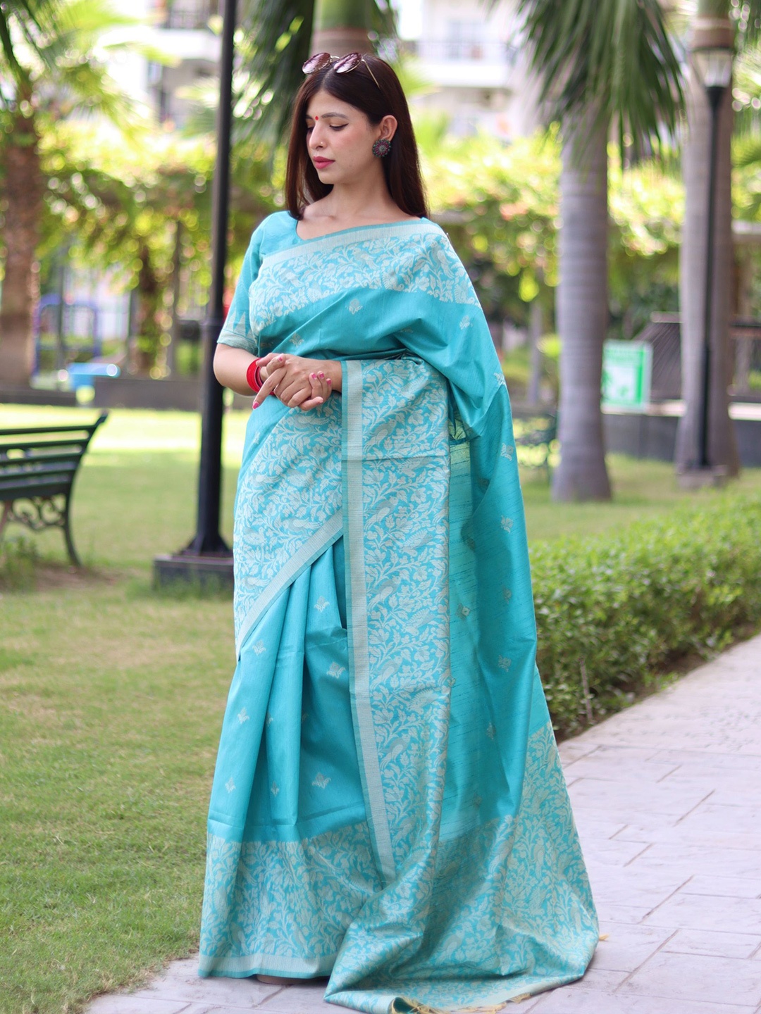 

AWRIYA Ethnic Motifs Pure Silk Baluchari Saree, Turquoise blue