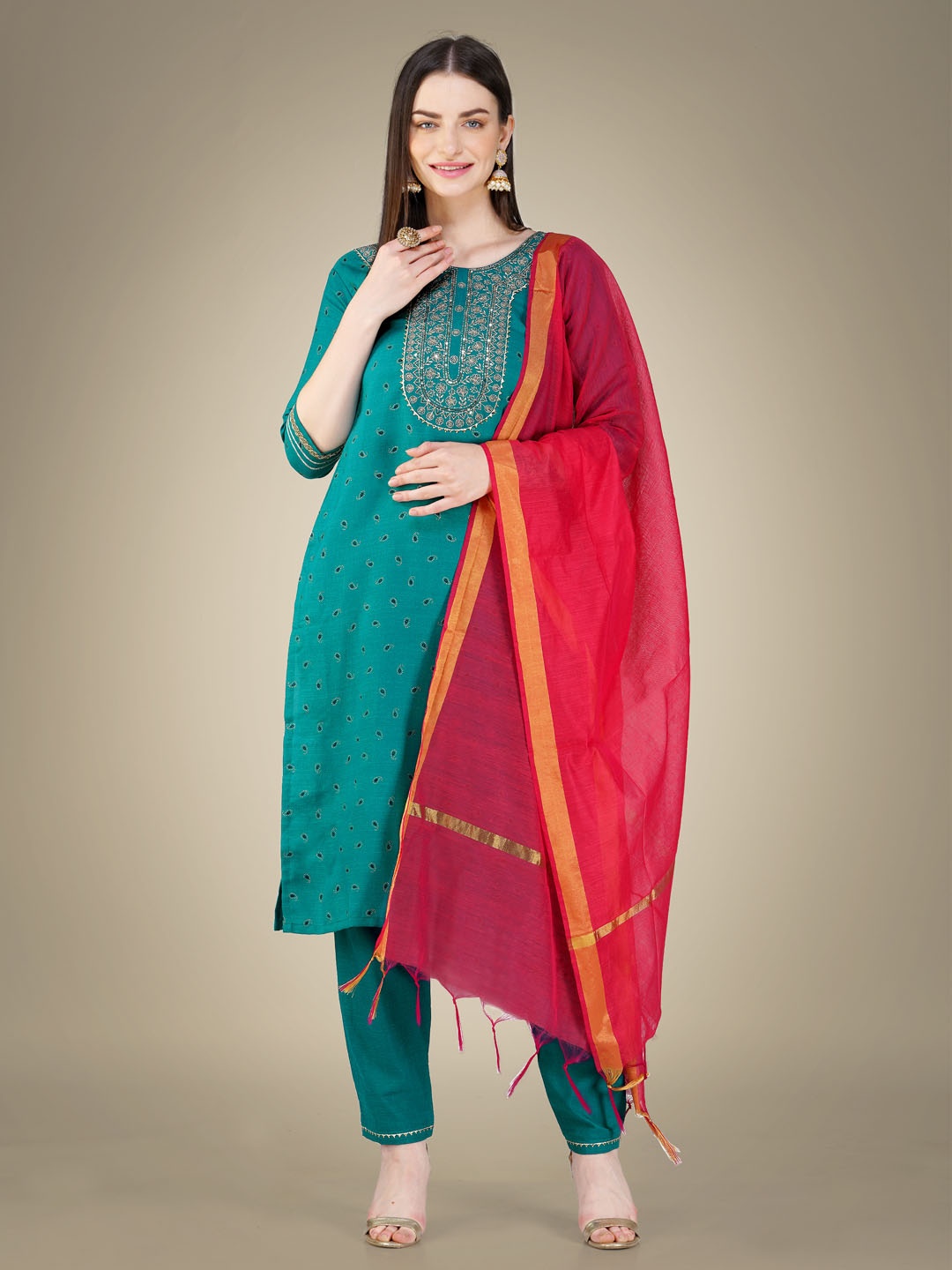 

KAYOMMI Paisley Printed Round Neck Gotta Patti Straight Kurta with Trousers & Dupatta, Green