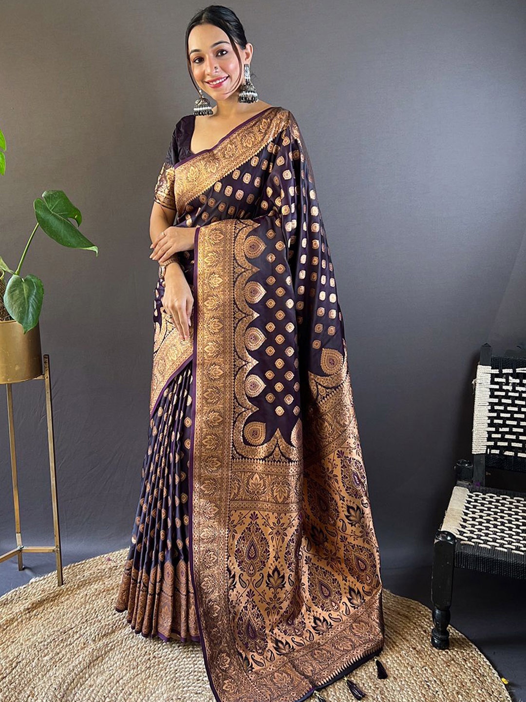 

SGF11 Woven Design Zari Pure Silk Kanjeevaram Saree, Purple