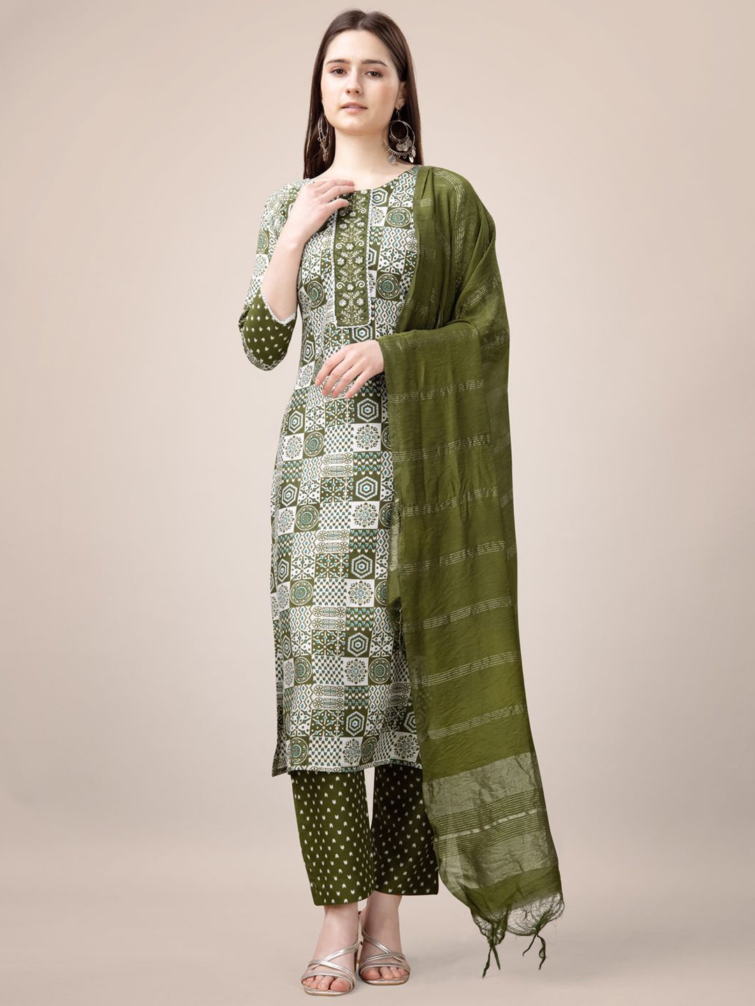 

KAYOMMI Ethnic Motifs Printed Round Neck Straight Kurta with Trousers & Dupatta, Green