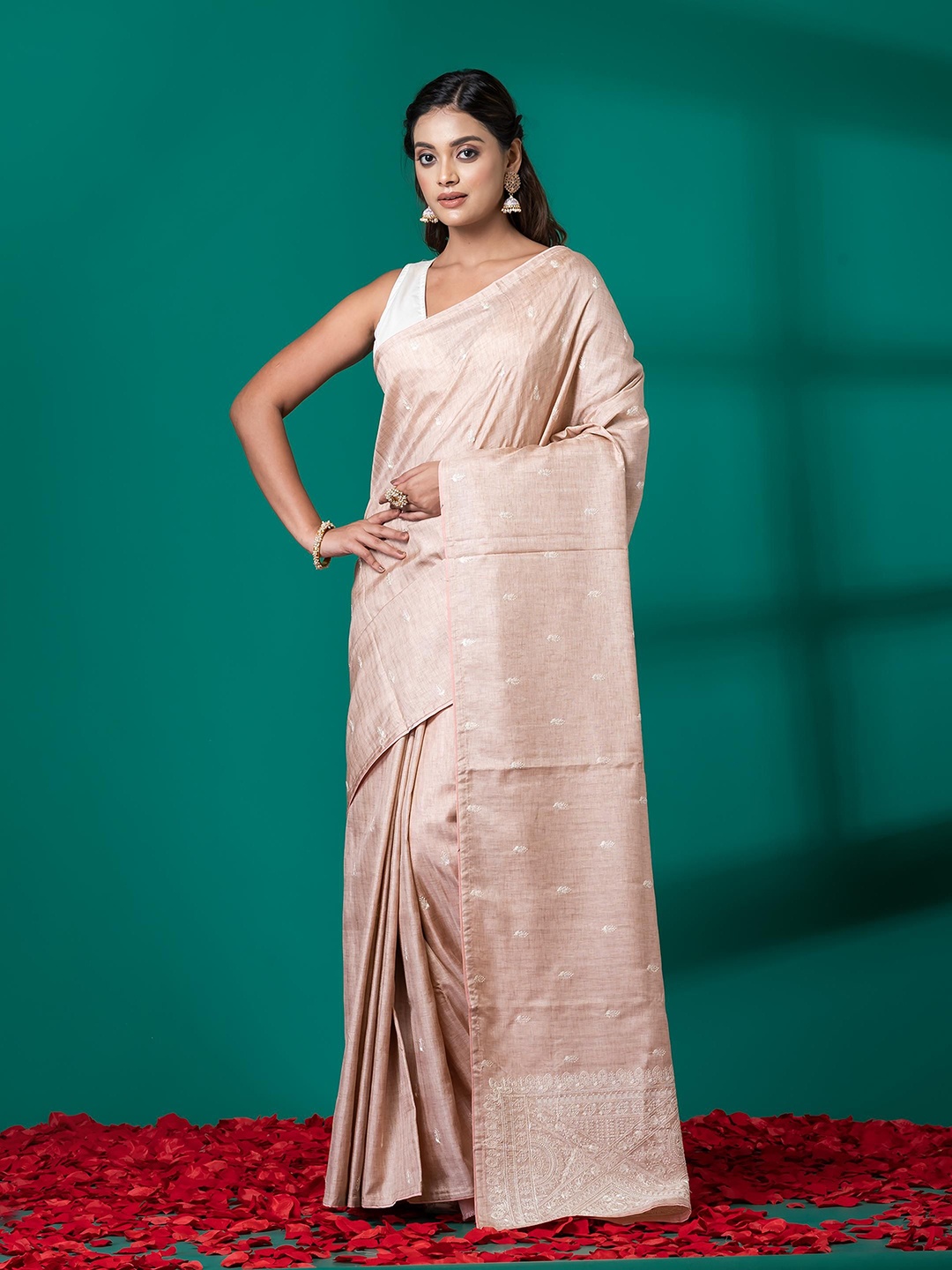 

VIBHAVARI Ethnic Motifs Embroidered Saree, Pink