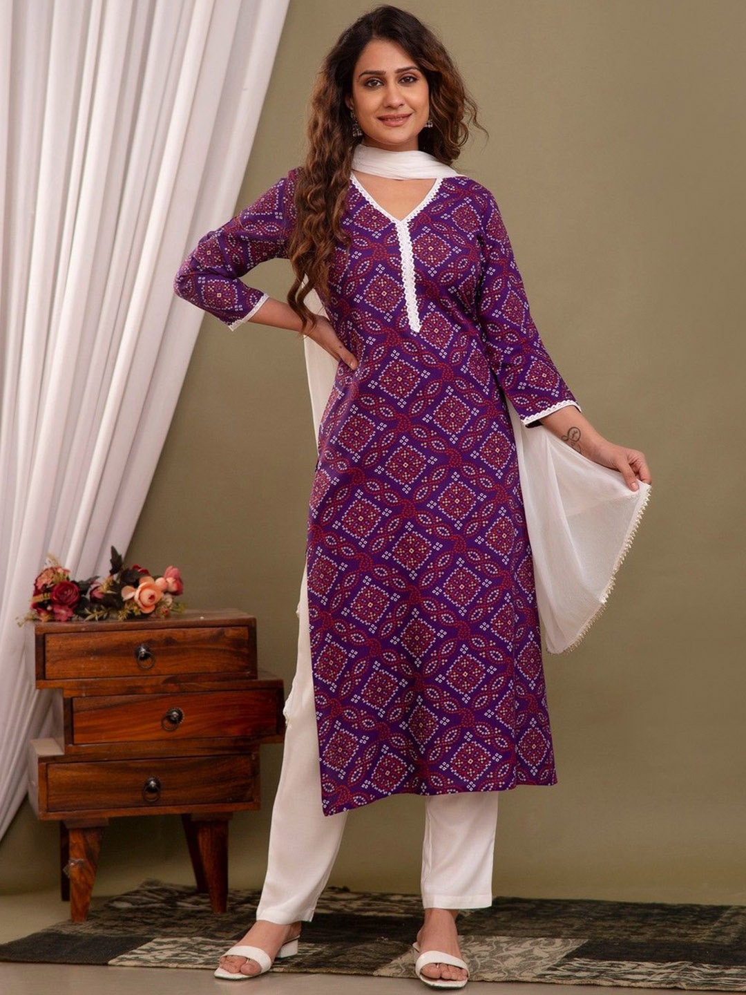 

FASHION FEMINA LUDHIANA Women Ethnic Motifs Printed Regular Kurta with Trousers & With Dupatta, Violet