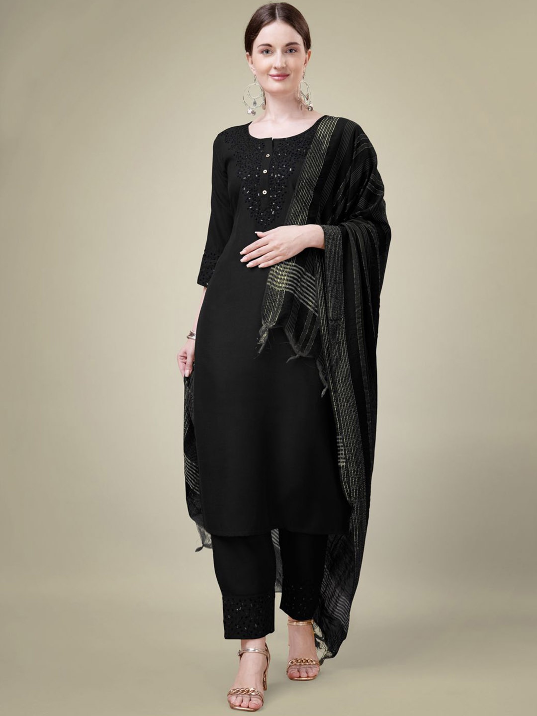 

KAYOMMI Ethnic Motifs Embroidered Regular Sequinned Straight Kurta with Churidar & Dupatta, Black