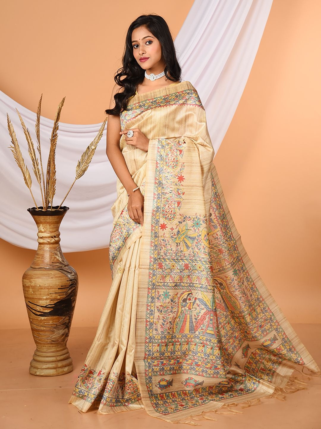 

Laa Calcutta Floral Tussar Saree, Beige