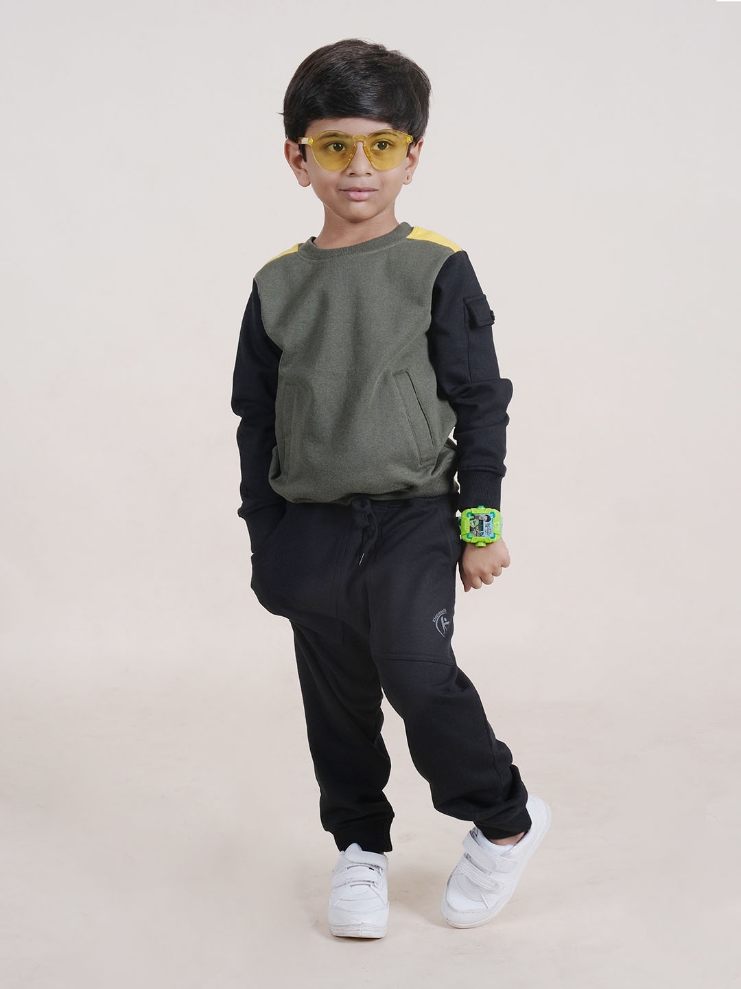 

KiddoPanti Boys Mid-Rise Tracksuit, Green