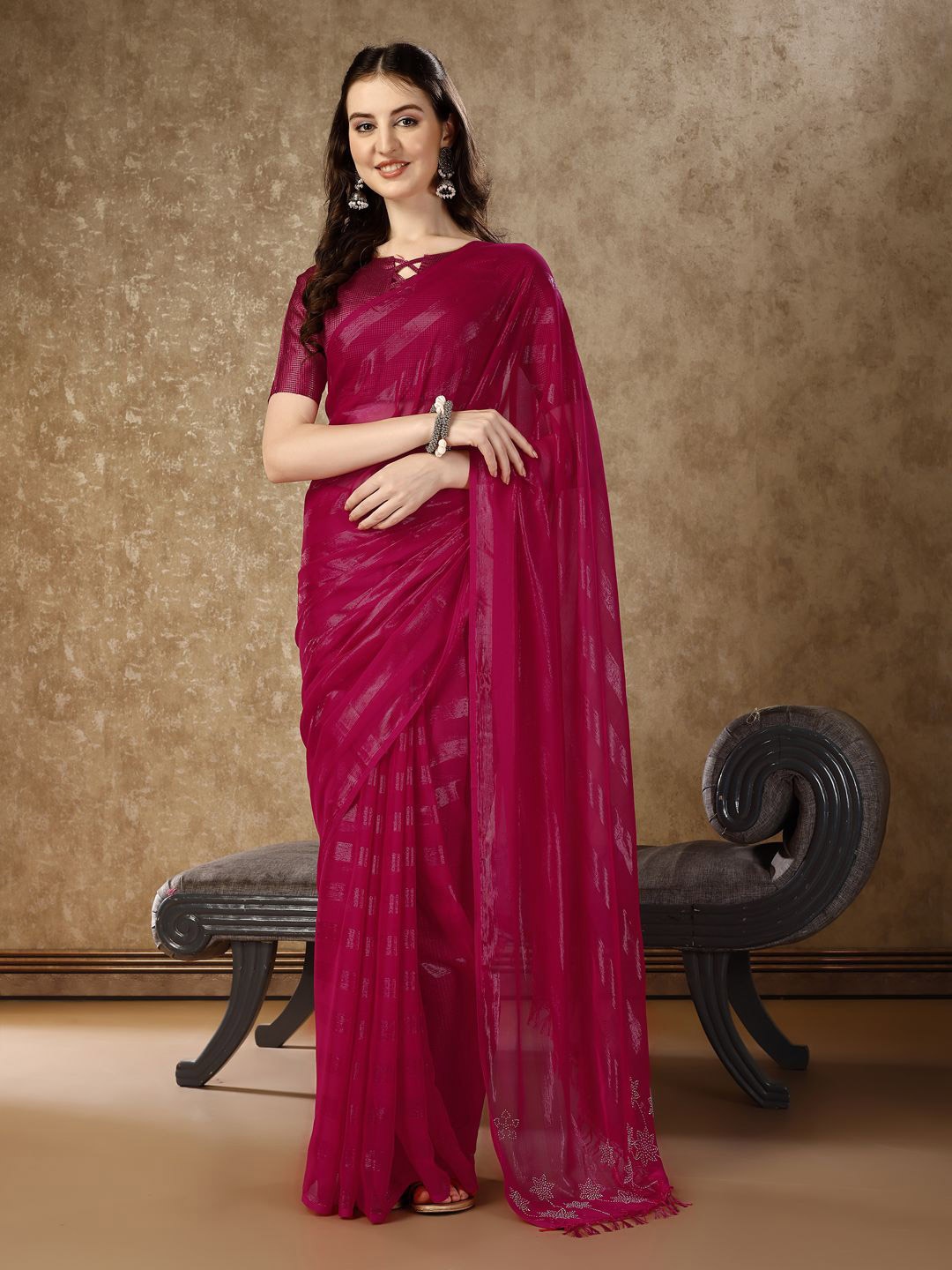 

HERE&NOW Embellished Beads and Stones Saree, Red