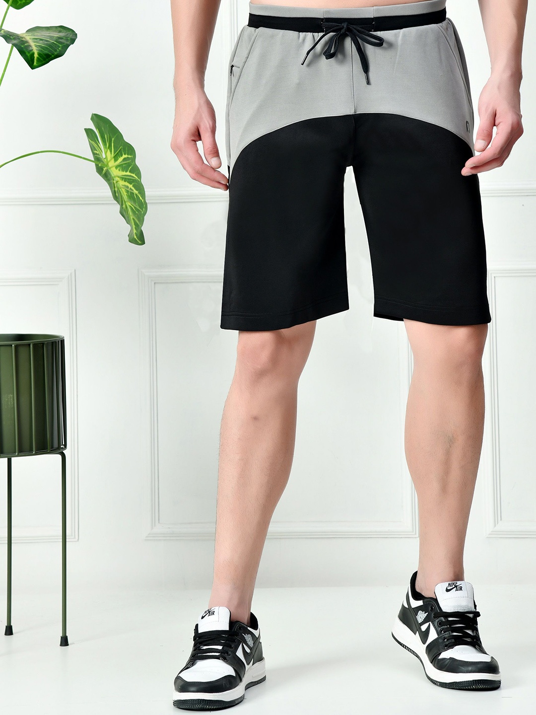 

Bildos Men Shorts, Black