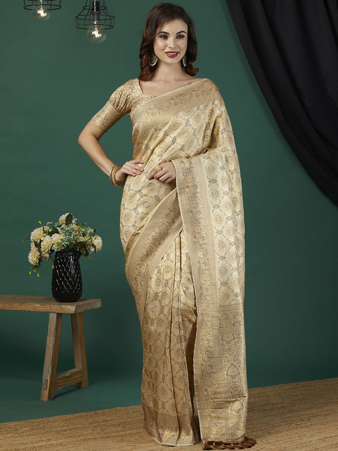 

HI FI NX Ethnic Motifs Woven Design Zari Pure Silk Kanjeevaram Saree, Off white