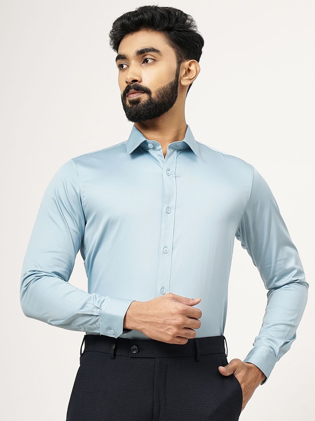 

JADE BLUE Men Cutaway Collar Solid Cotton Slim Fit Casual Shirt