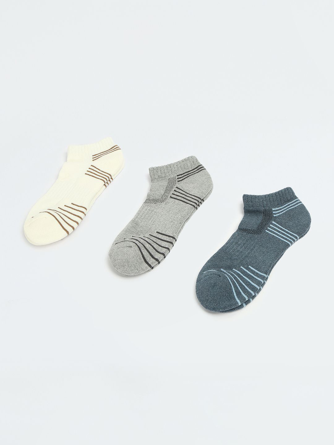 

max Men Pack Of 3 Printed Ankle Length Socks, Blue
