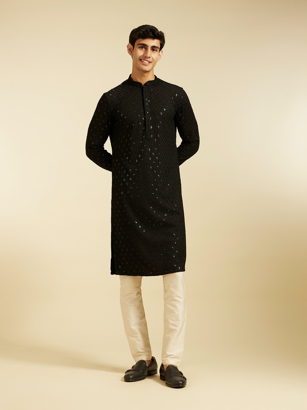 

Diwas by Manyavar Geometric Embroidered Chikankari & Sequinned Mandarin Collar Kurta, Black