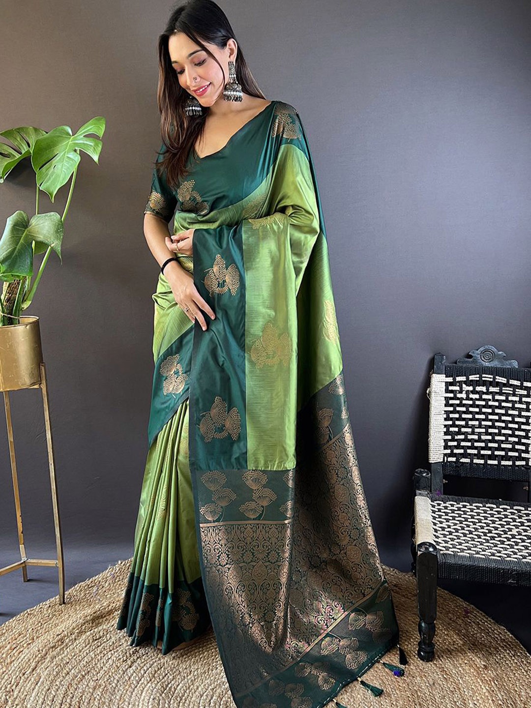 

SGF11 Woven Design Zari Pure Silk Kanjeevaram Saree, Green