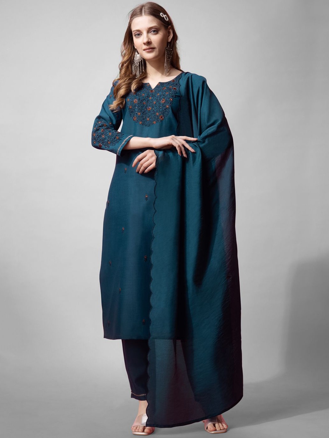 

KAYOMMI Women Embroidered Regular Kurti with Trousers & With Dupatta, Blue