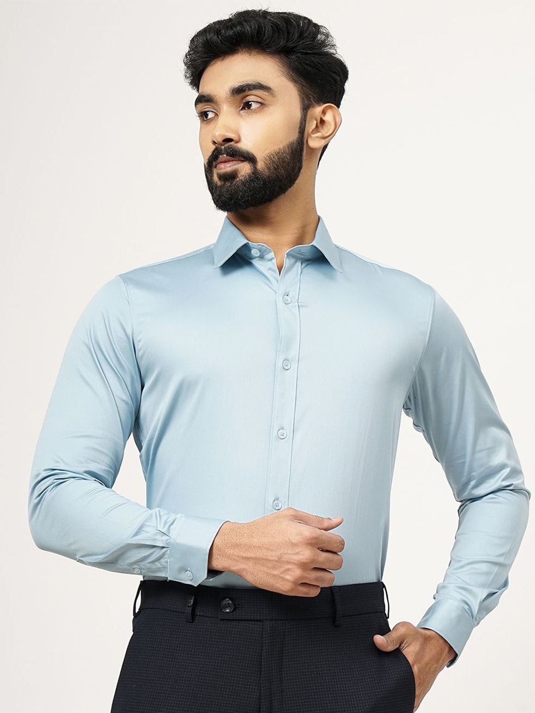 

JADE BLUE Men Cutaway Collar Solid Cotton Slim Fit Casual Shirt