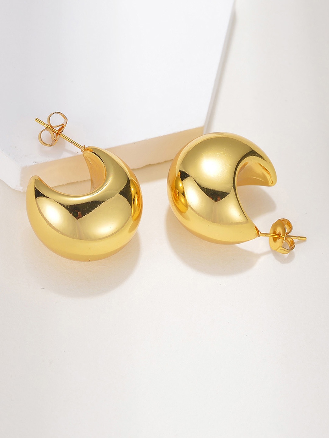 

KRENOZ Gold Plated Classic Studs Earrings
