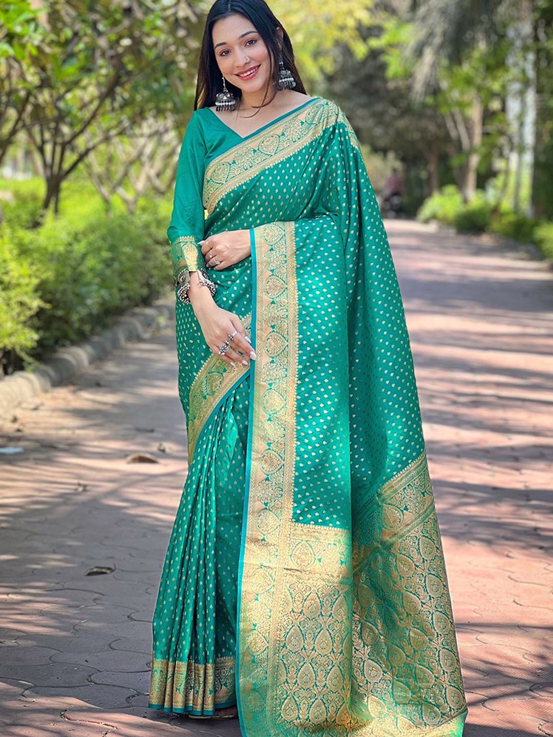 

SGF11 Woven Design Zari Pure Silk Traditional Kanjeevaram Saree, Green