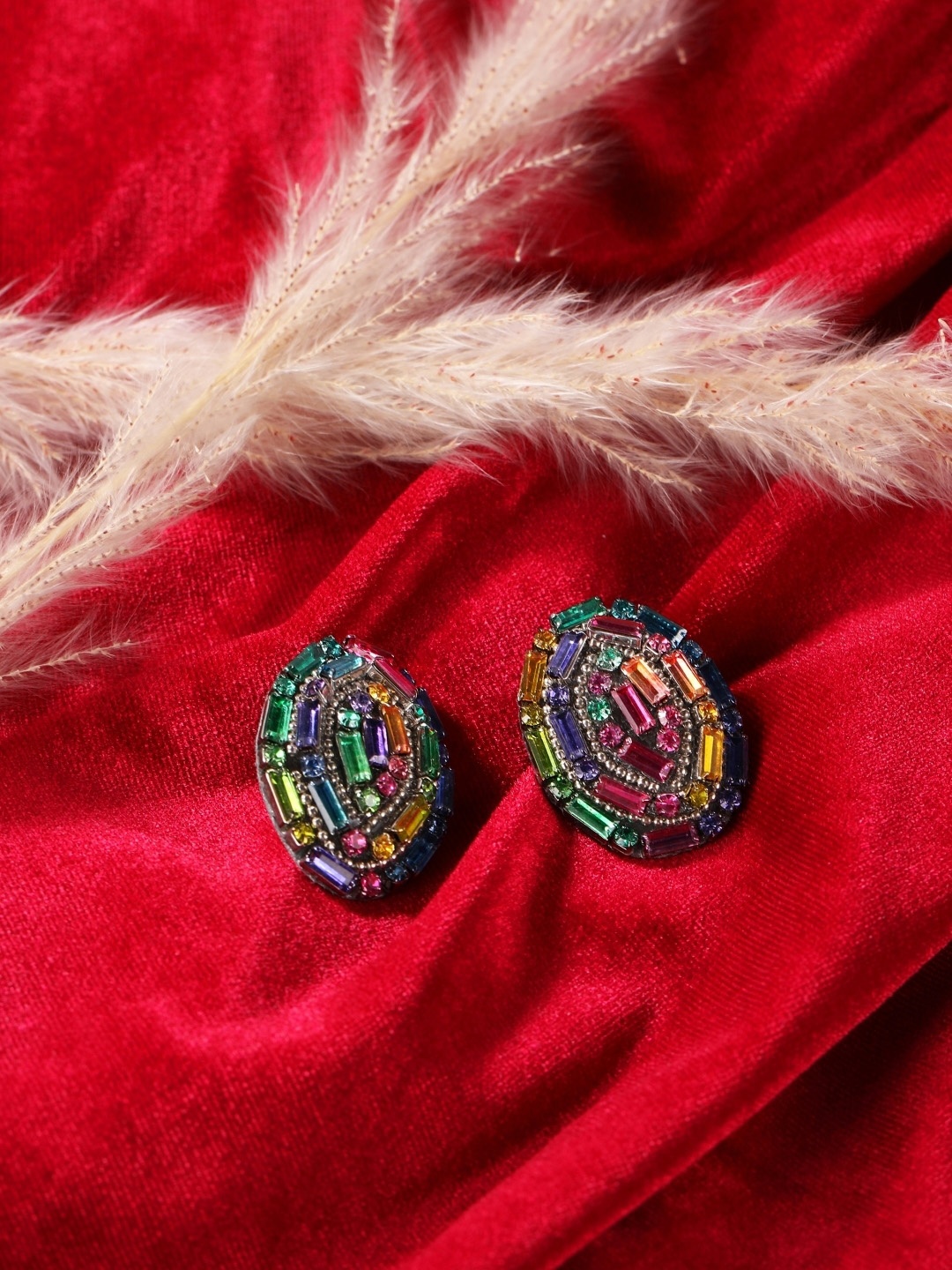 

KPOP Silver-Plated Contemporary Rhinestone Studded Studs