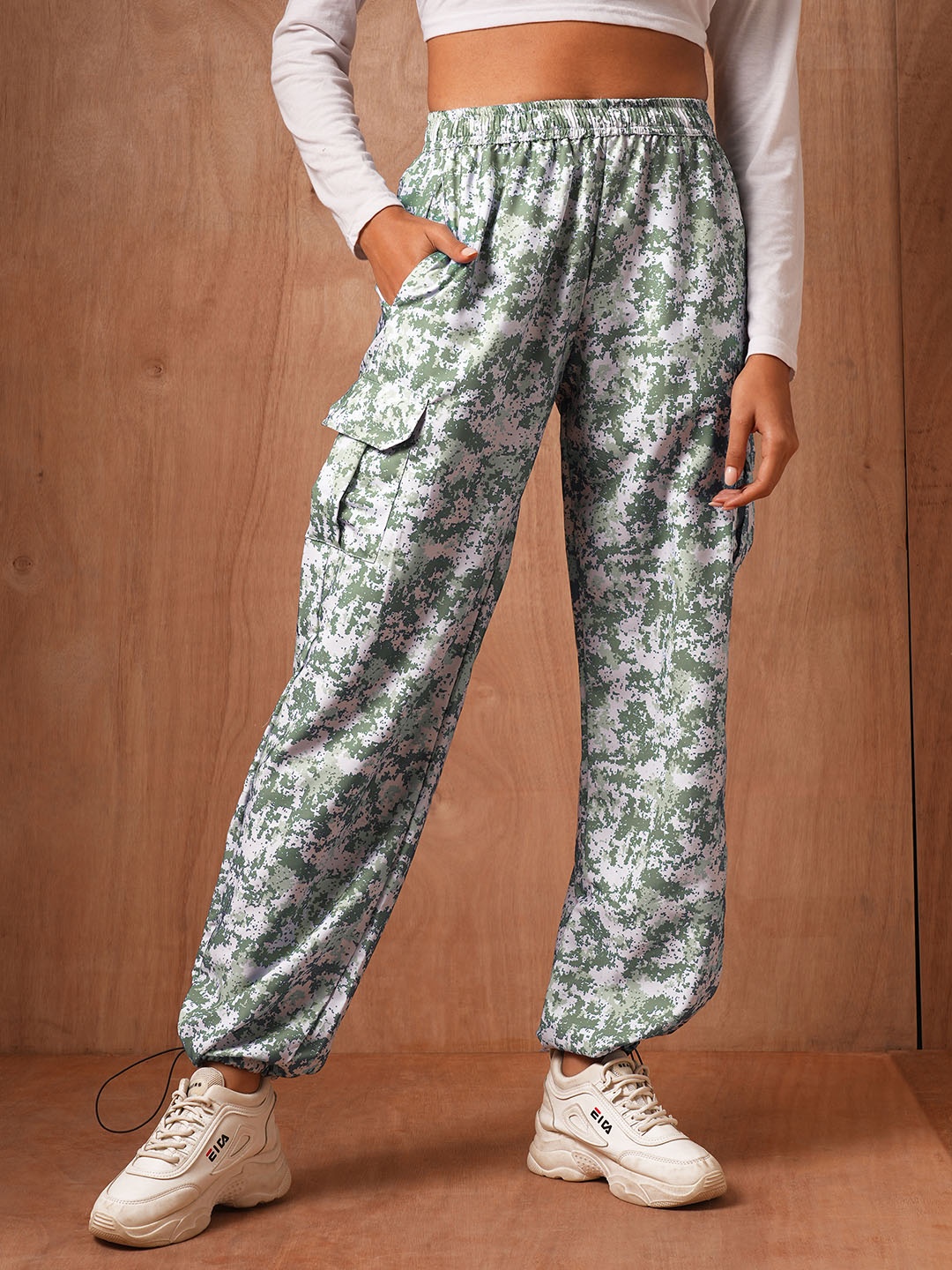 

Roadster Women Abstract Printed High-Rise Baggy-Fit Trousers, Olive