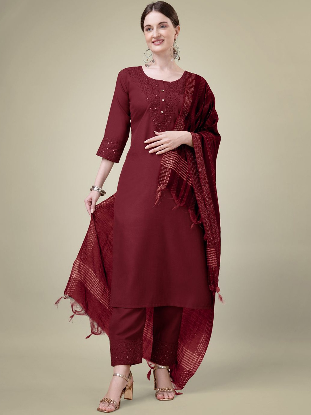 

KAYOMMI Paisley Embroidered Regular Straight Kurta with Trousers & Dupatta, Maroon