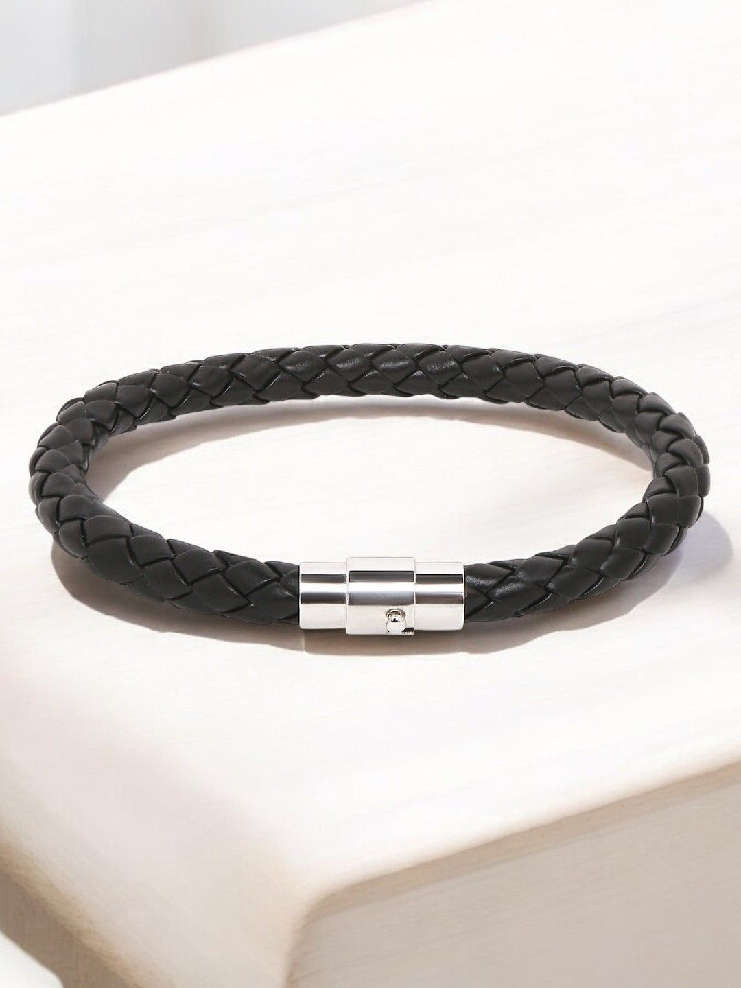 

fabula Men Leather Wraparound Bracelet, Black