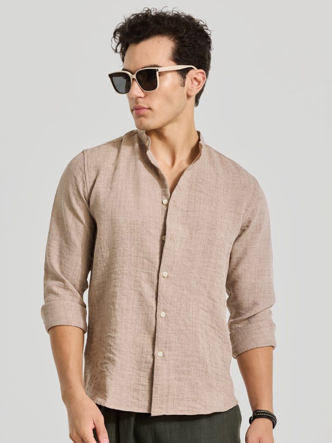 

Snitch Men Smart Band Collar Solid Casual Shirt, Beige