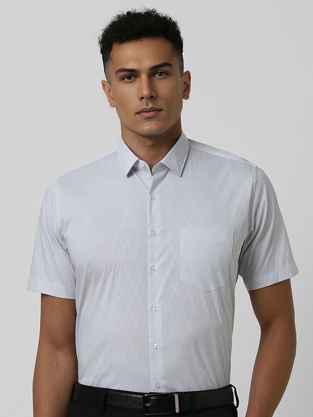 

Van Heusen Men Spread Collar Geometric Printed Cotton Slim Fit Formal Shirt, Grey