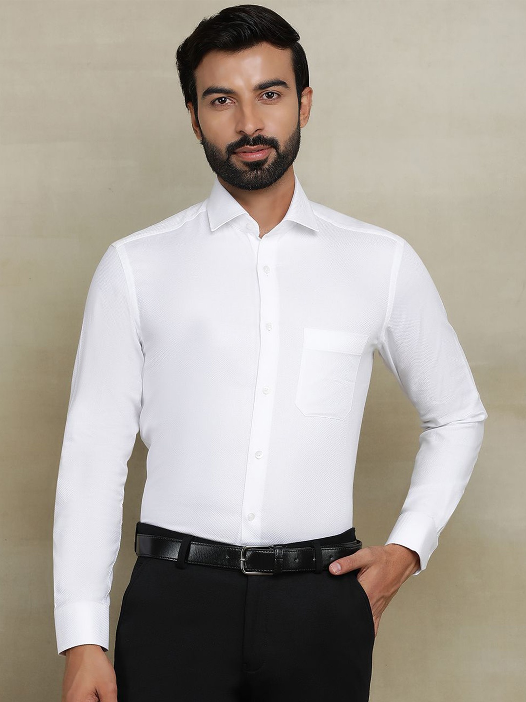 

METAL Men Spread Collar Solid Cotton Slim Fit Formal Shirt, White
