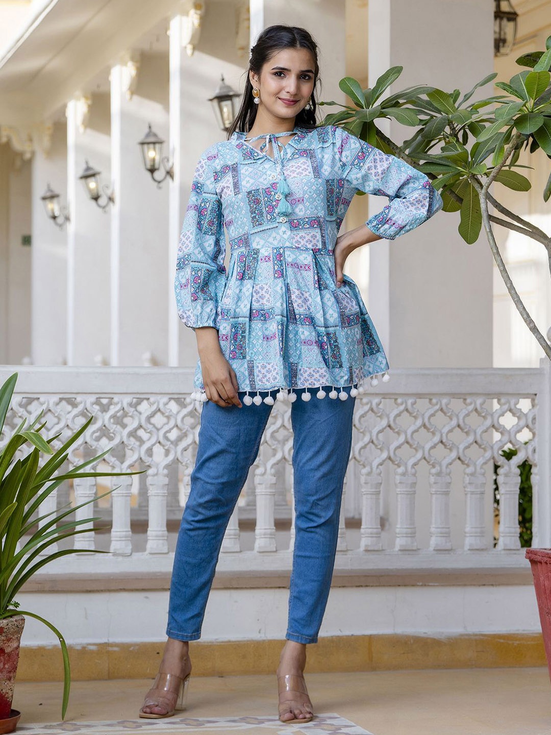 

ANNU PARIDHAN Women Floral Printed V-Neck Cotton Top, Blue