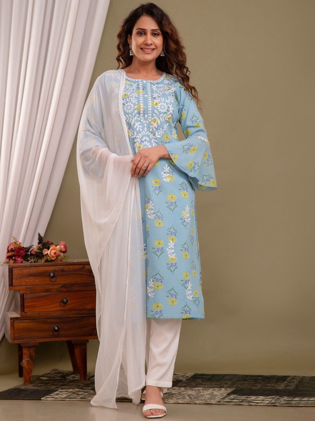 

FASHION FEMINA LUDHIANA Women Ethnic Motifs Embroidered Regular Thread Work Kurta with Trousers & With, Turquoise blue