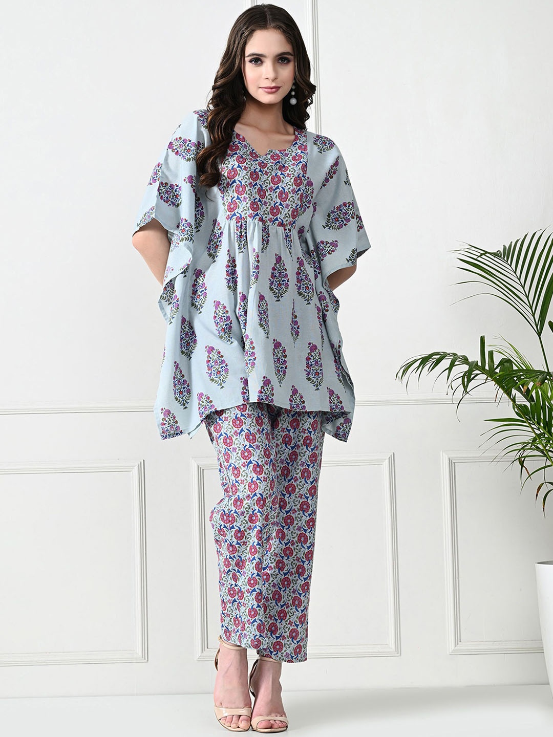 

Laado - Pamper Yourself Round Neck Printed Tunic With Trouser, Grey