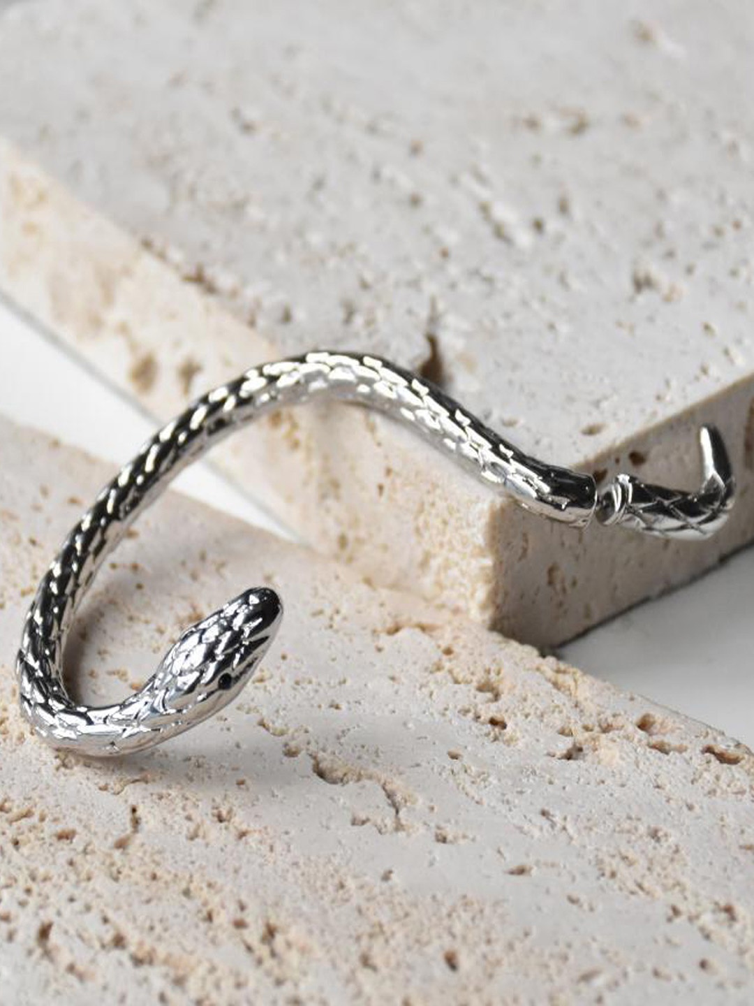 

KRENOZ Silver Plated Snake Shaped Ear Cuff Earring