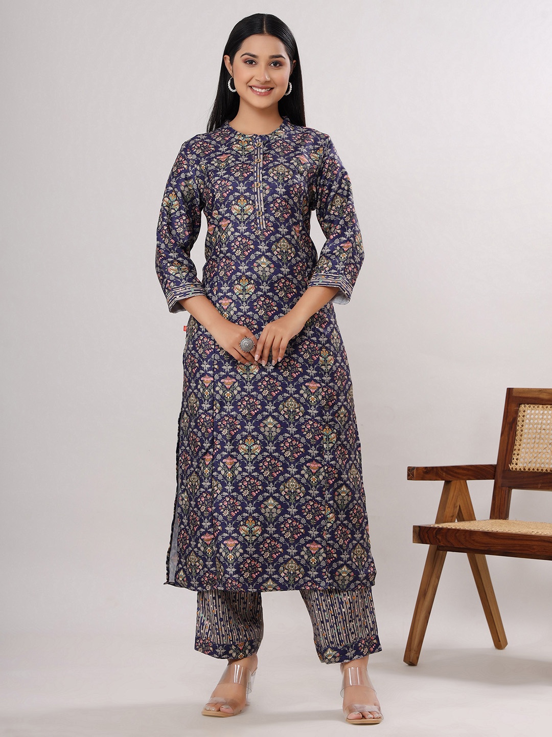 

VASVI Floral Printed Regular Straight Kurta with Palazzos, Blue