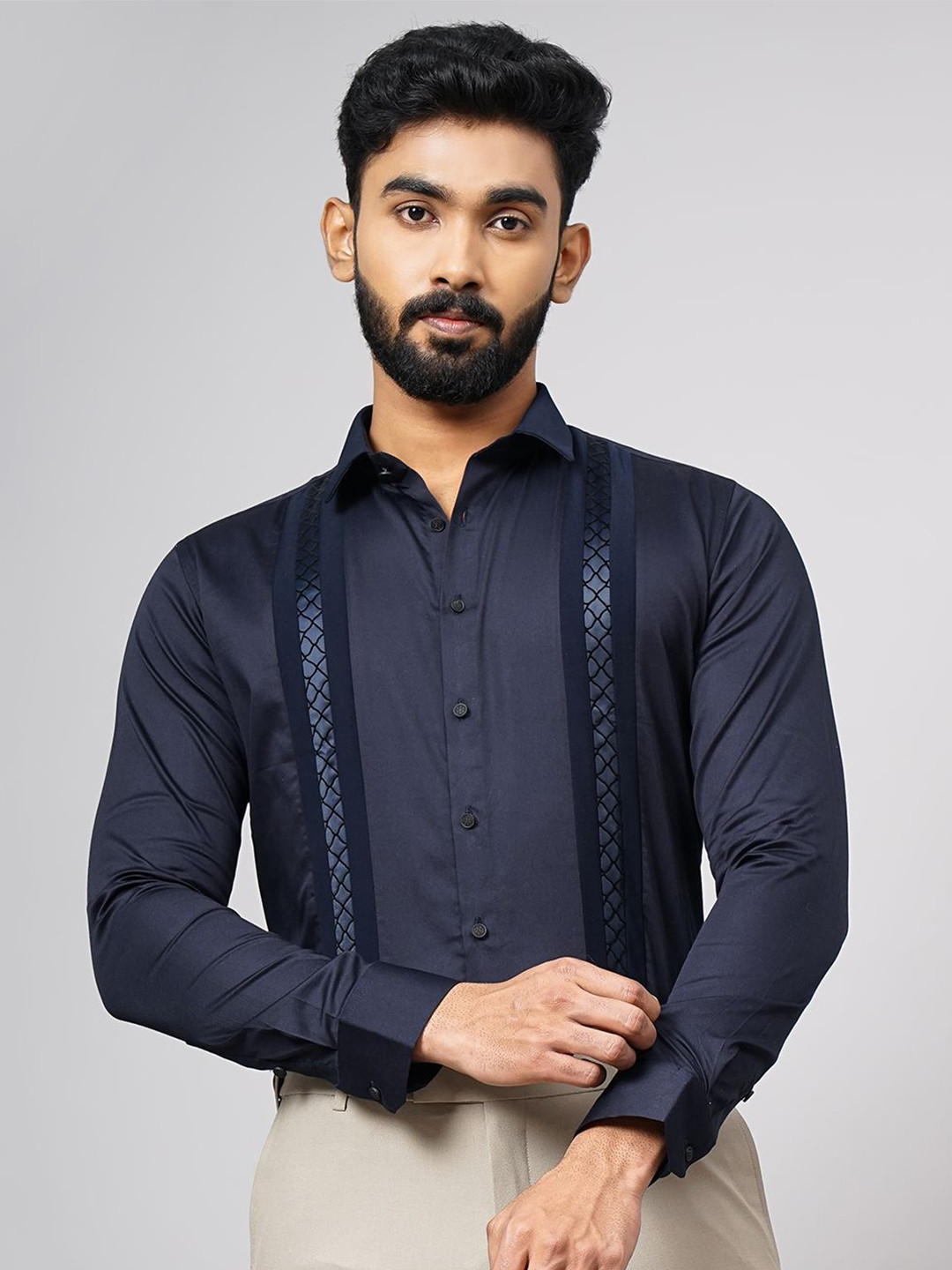 

JB STUDIO Men Spread Collar Vertical Striped Cotton Slim Fit Semiformal Shirt, Navy blue