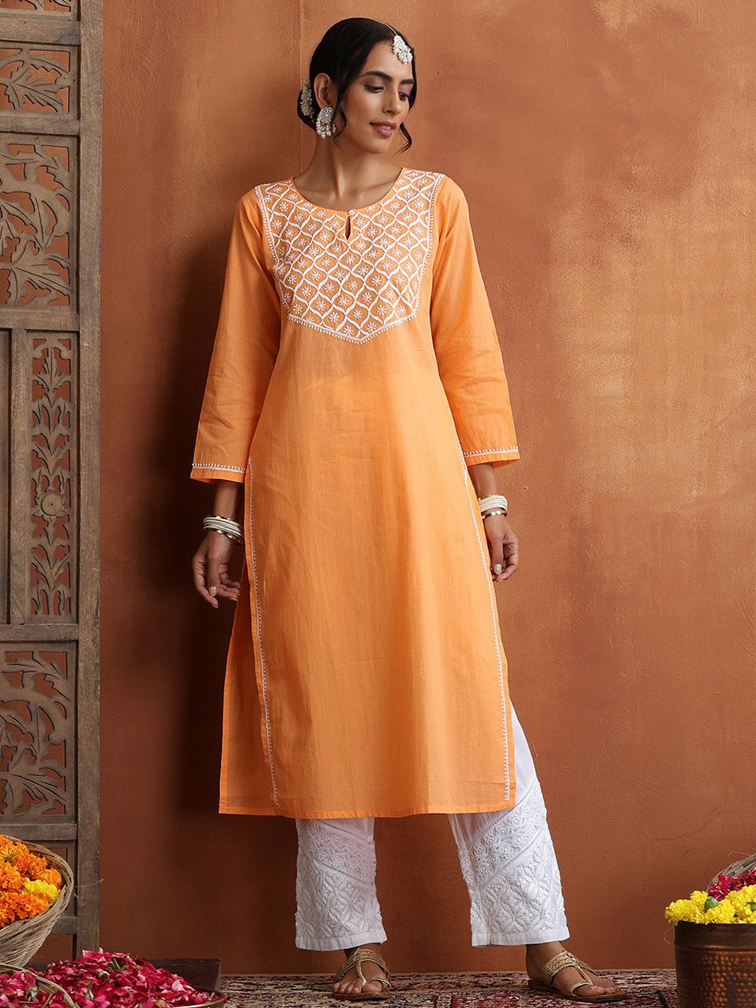 

House of Chikankari Chikankari Woven Kurta, Yellow